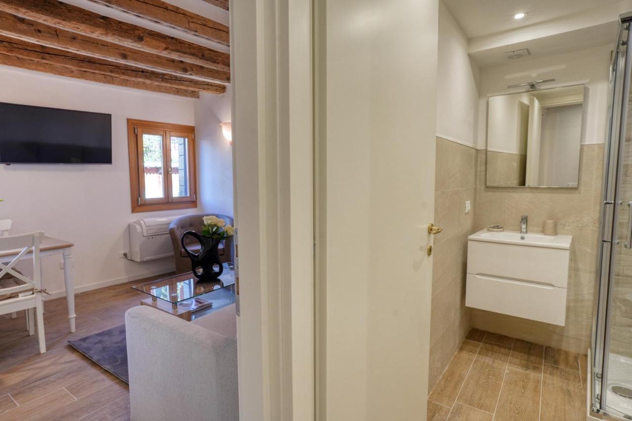 Ecco Suites Apartments Venetië Buitenkant foto