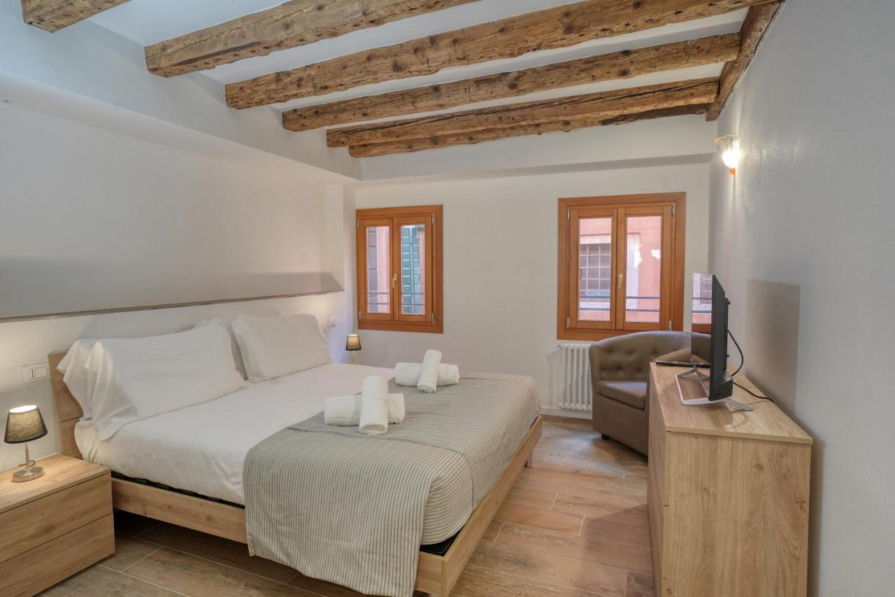 Ecco Suites Apartments Venetië Buitenkant foto