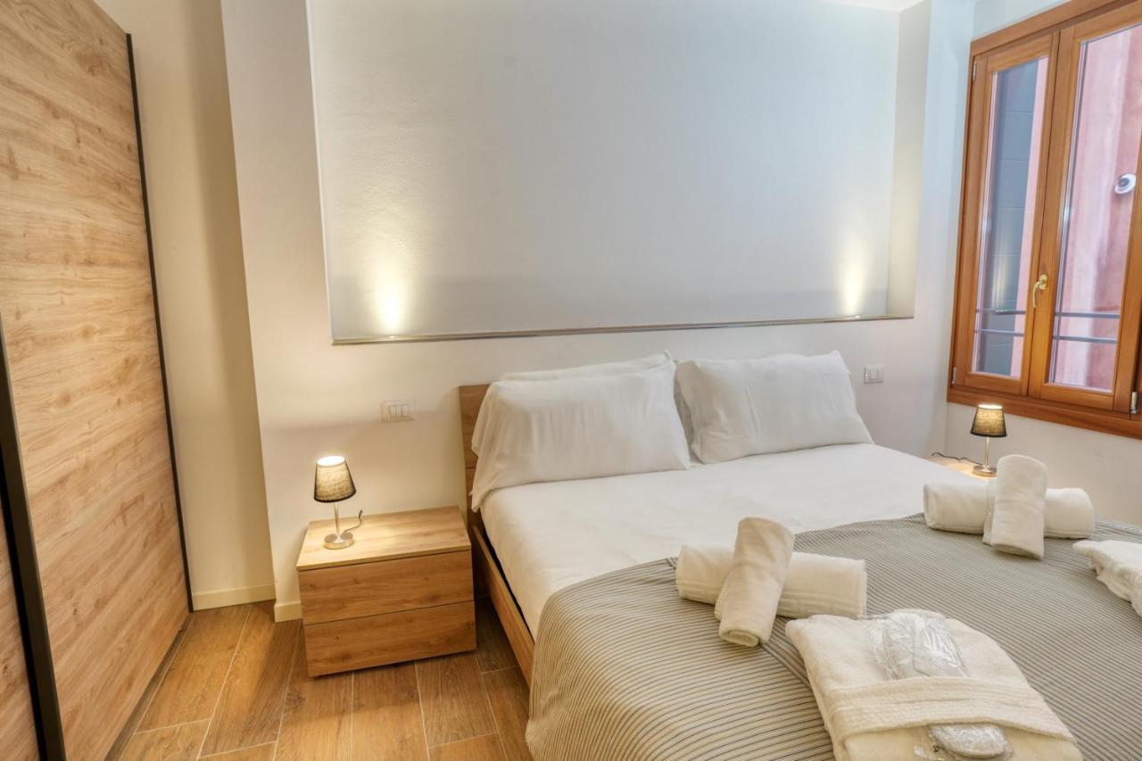 Ecco Suites Apartments Venetië Buitenkant foto