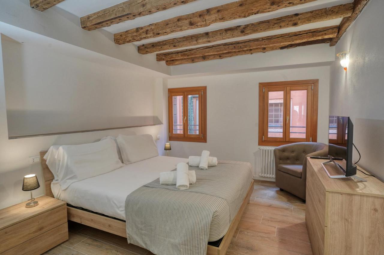 Ecco Suites Apartments Venetië Buitenkant foto