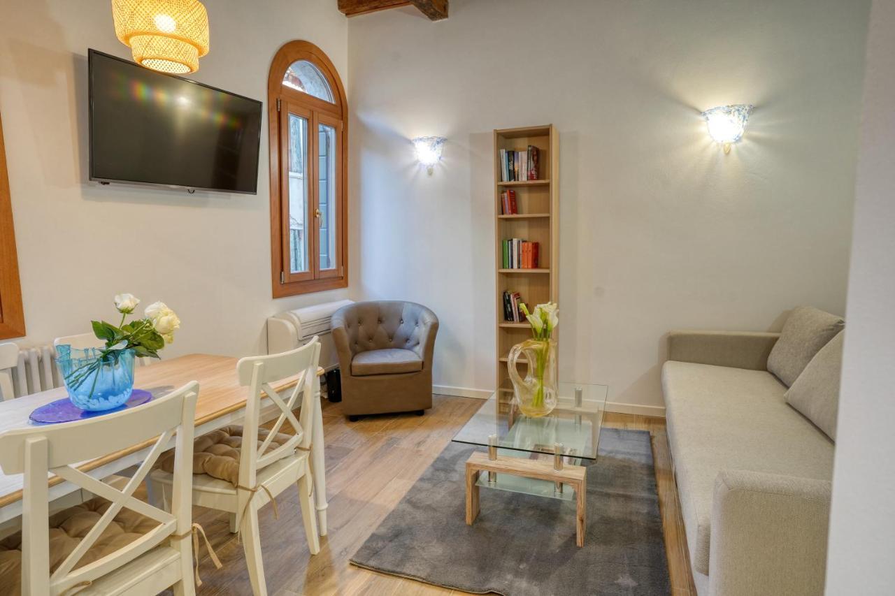 Ecco Suites Apartments Venetië Buitenkant foto