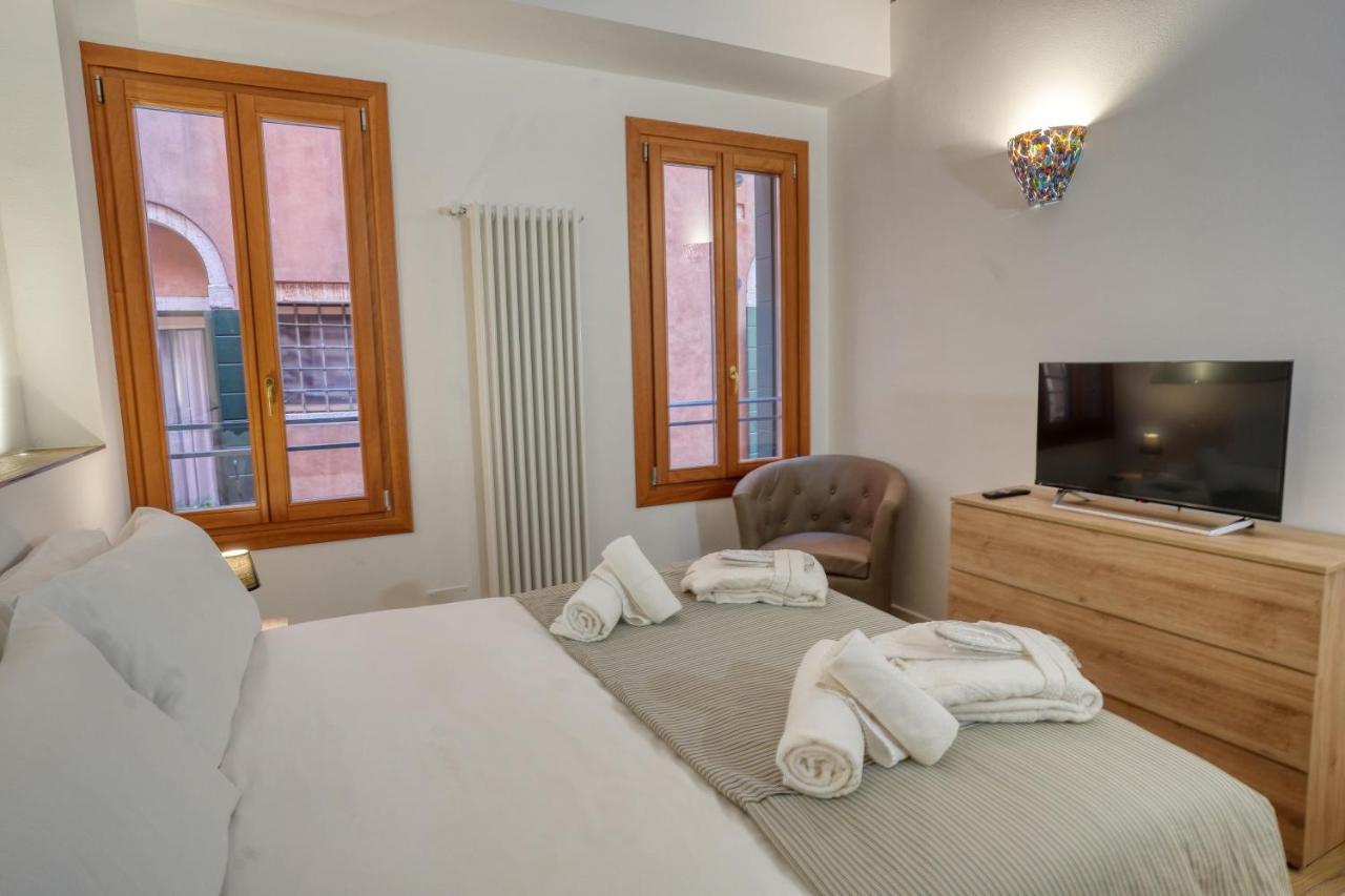 Ecco Suites Apartments Venetië Buitenkant foto