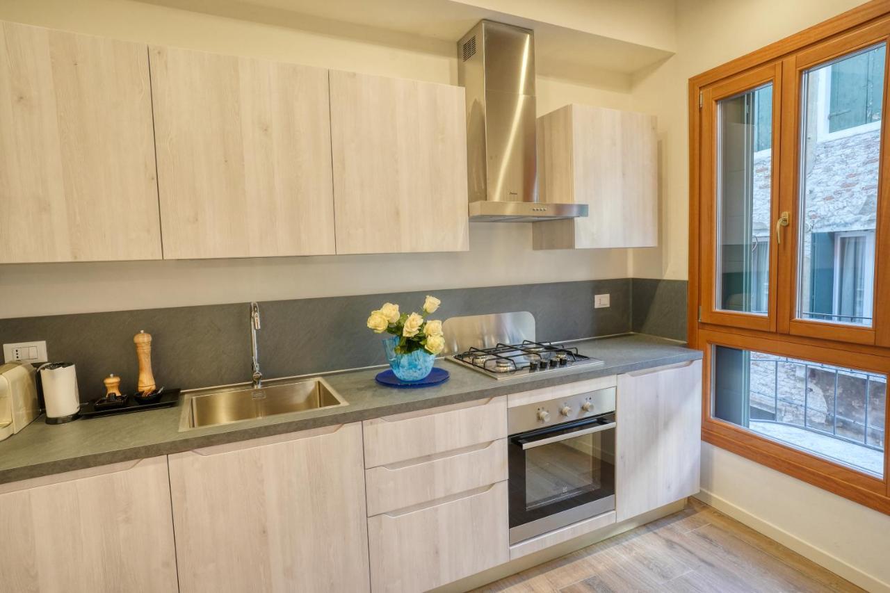 Ecco Suites Apartments Venetië Buitenkant foto
