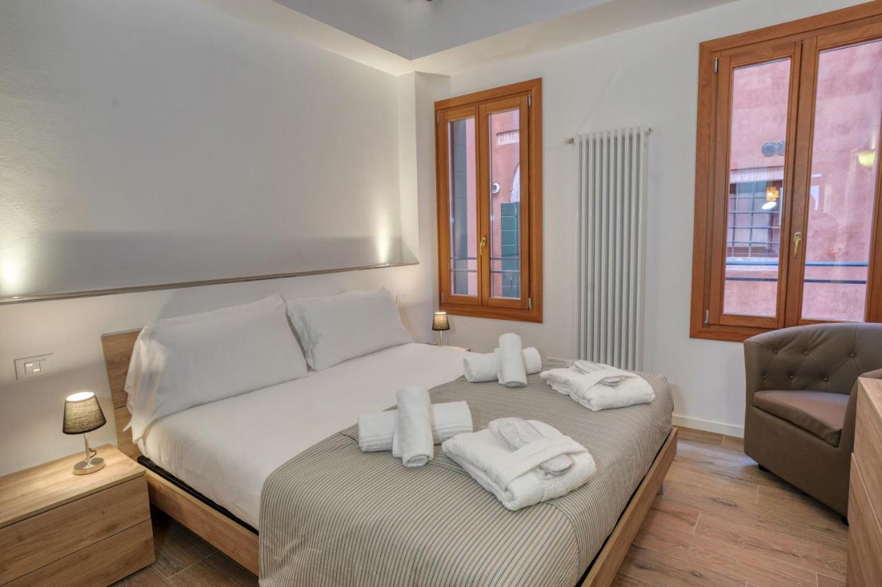 Ecco Suites Apartments Venetië Buitenkant foto