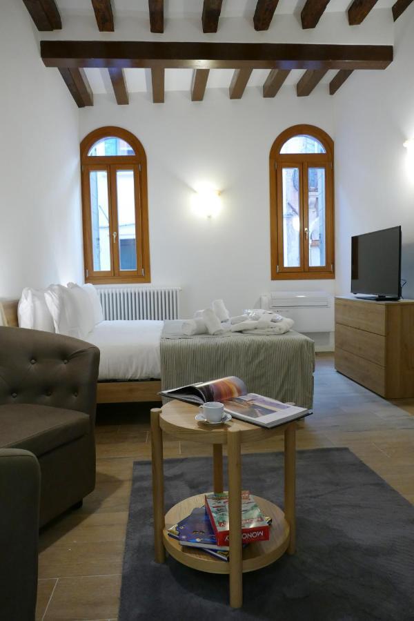 Ecco Suites Apartments Venetië Buitenkant foto