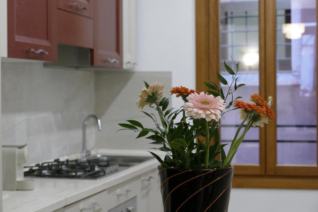 Ecco Suites Apartments Venetië Buitenkant foto