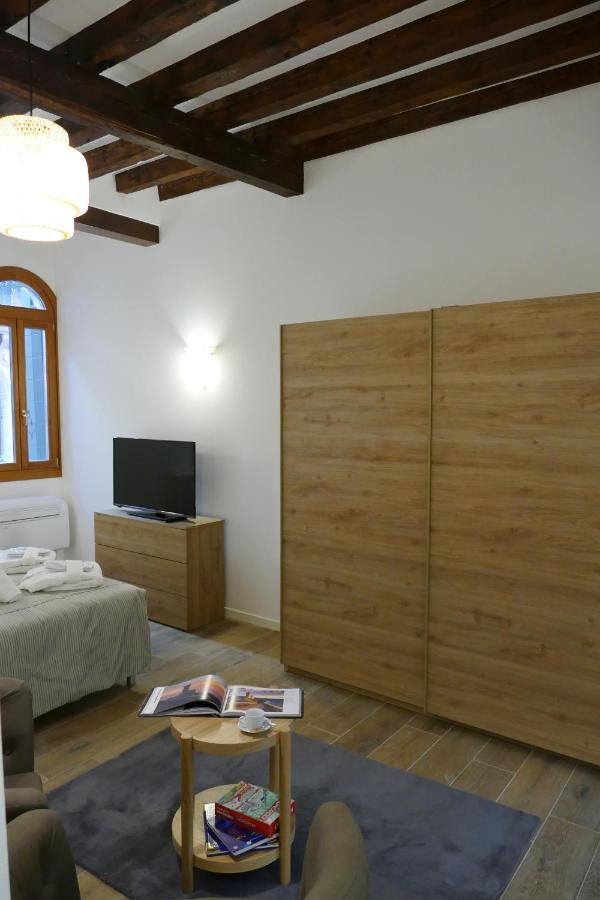 Ecco Suites Apartments Venetië Buitenkant foto